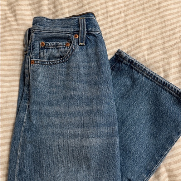 Levi’s Ribcage Straight Ankle Jeans - Picture 3 of 7